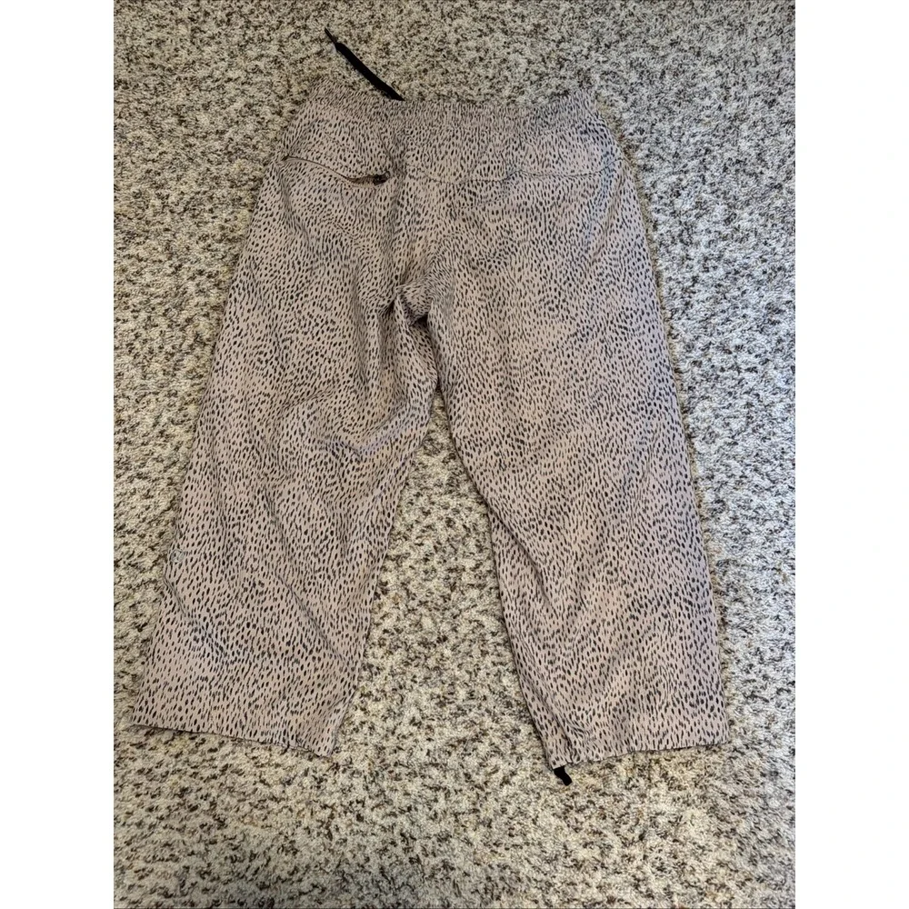Lululemon  New‎ Capri Pants Size 4 Beige Black Drawstring Waist/legs Lightweight